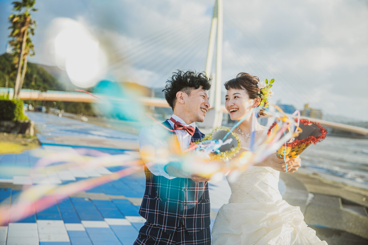 ドレス　ビーチ撮影　ロケーションフォト　夕日　青空　　和歌山ウエディングフォト　和歌山結婚式撮影　和歌山前撮り　和歌山ロケーションフォト